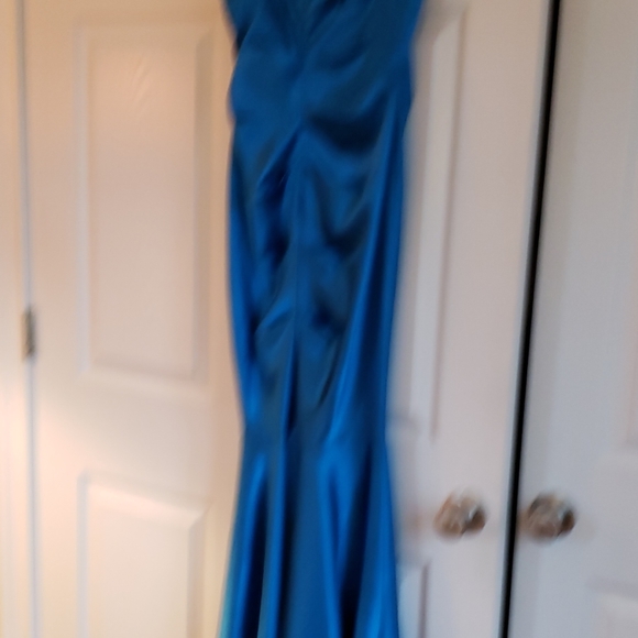 Dress - Picture 7 of 7